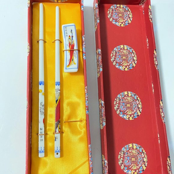 Porcelain Sushi Chopstick and Rest - Picture 5 of 5